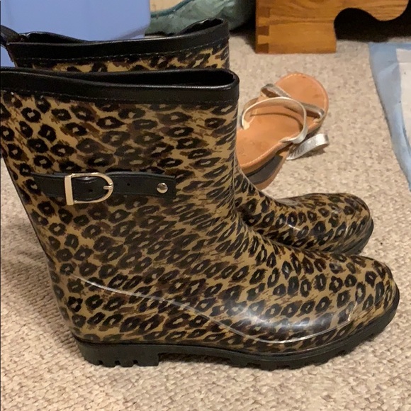 short leopard rain boots